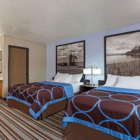 Super 8 By Wyndham Houghton Hotel Exterior photo