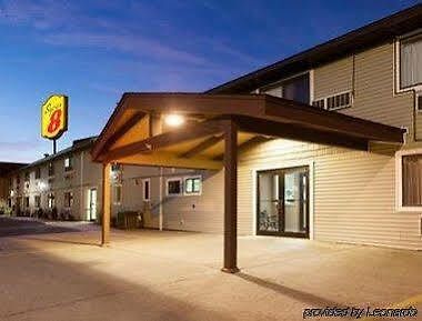 Super 8 By Wyndham Houghton Hotel Exterior photo