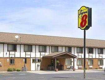 Super 8 By Wyndham Houghton Hotel Exterior photo